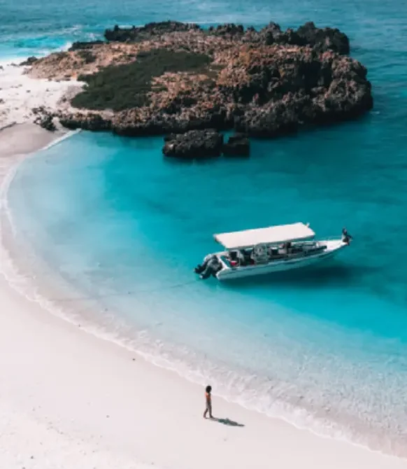 Private vs Shared Daymaniyat Islands Tour: Which One Is Right for You? (2026 Honest Guide)